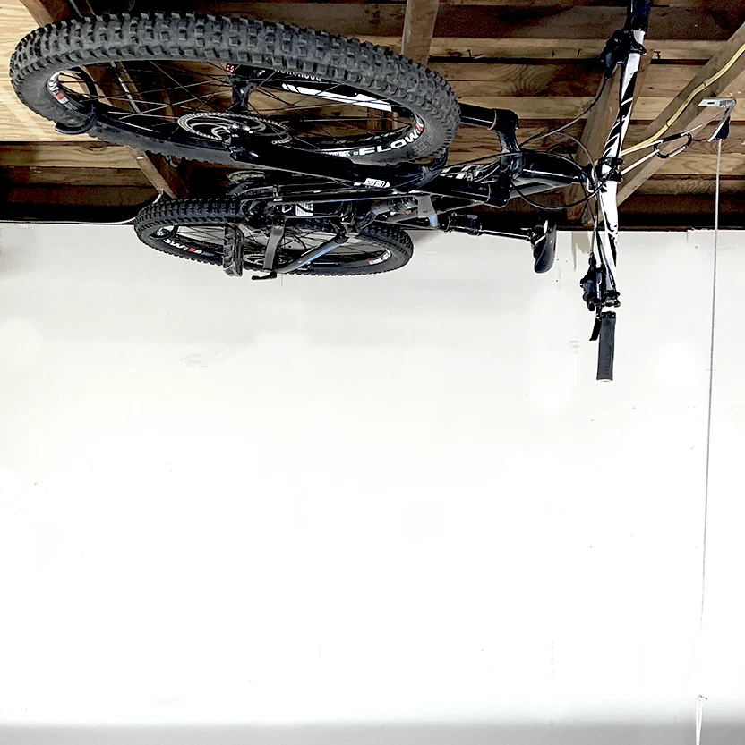 Almacenamiento plano plegable para bicicletas — Hide-A-Bike — Recuperar espacio. Tienda en segundos. 🚴🚴 Foto 2 de 4