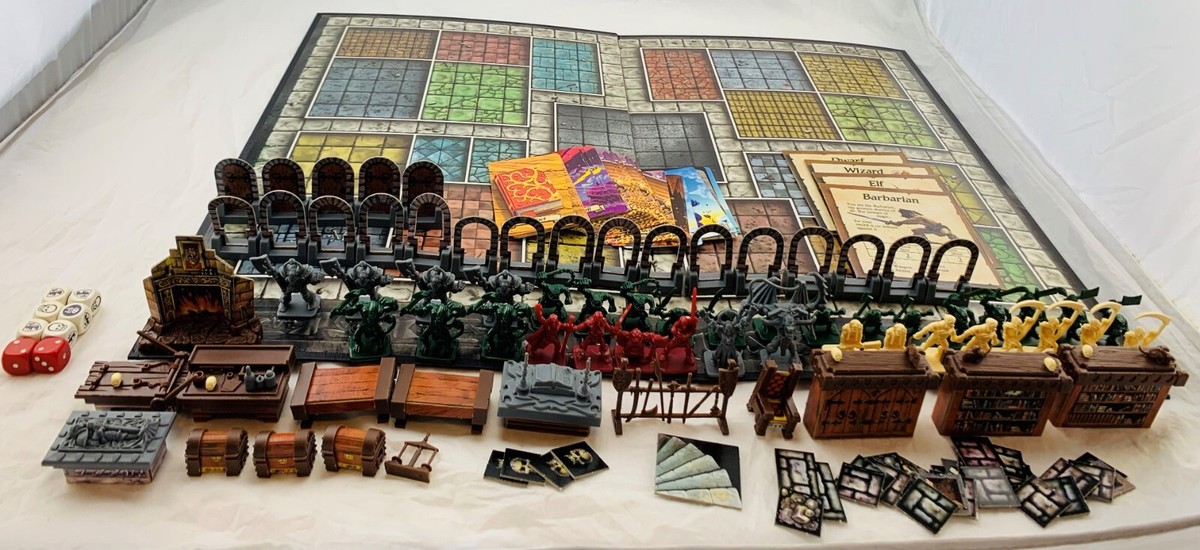 Pacchetto Da 15 Pezzi Di Mobili Per Heroquest Classic 1989 – Games Workshop, Edizione MB, Usato Ma In Ottime Condizioni