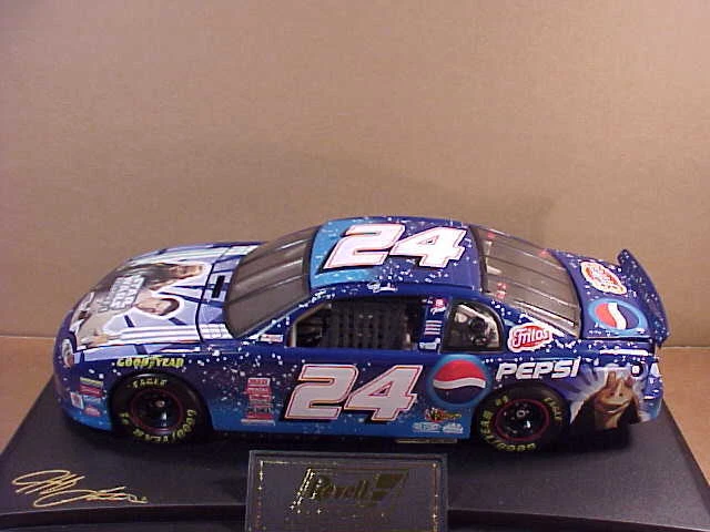 Revell 1/24 Chevrolet Monte Carlo,1999 NASCAR, Star Wars, Gordon  #RC249935077-2 - Image 2 of 3