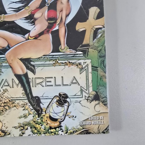 Vampirella: Transcending Time & Space Comic Book Harris Comics - Picture 5 of 6