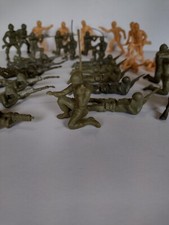 30pcs Vintage Toy Plastic Army Men Mix Lot WW2 Era- Unbranded
