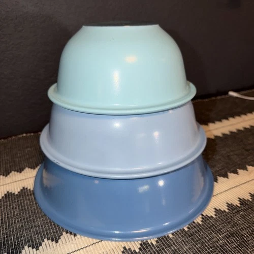 Pyrex Vintage Moody Blues Clear Bottom Nesting Mixing Bowls 322 323 325 Set of 3