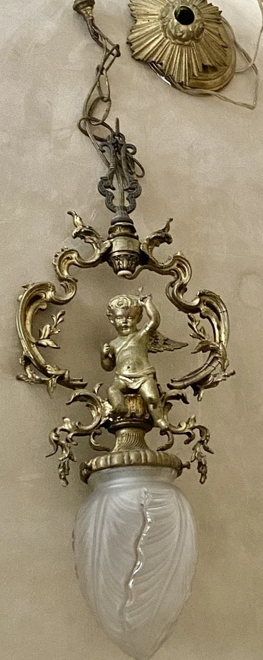 Lámpara colgante de querubín French Belle Epoque c1900 bronce dorado espelta vidrio esmerilado Foto 2 de 4