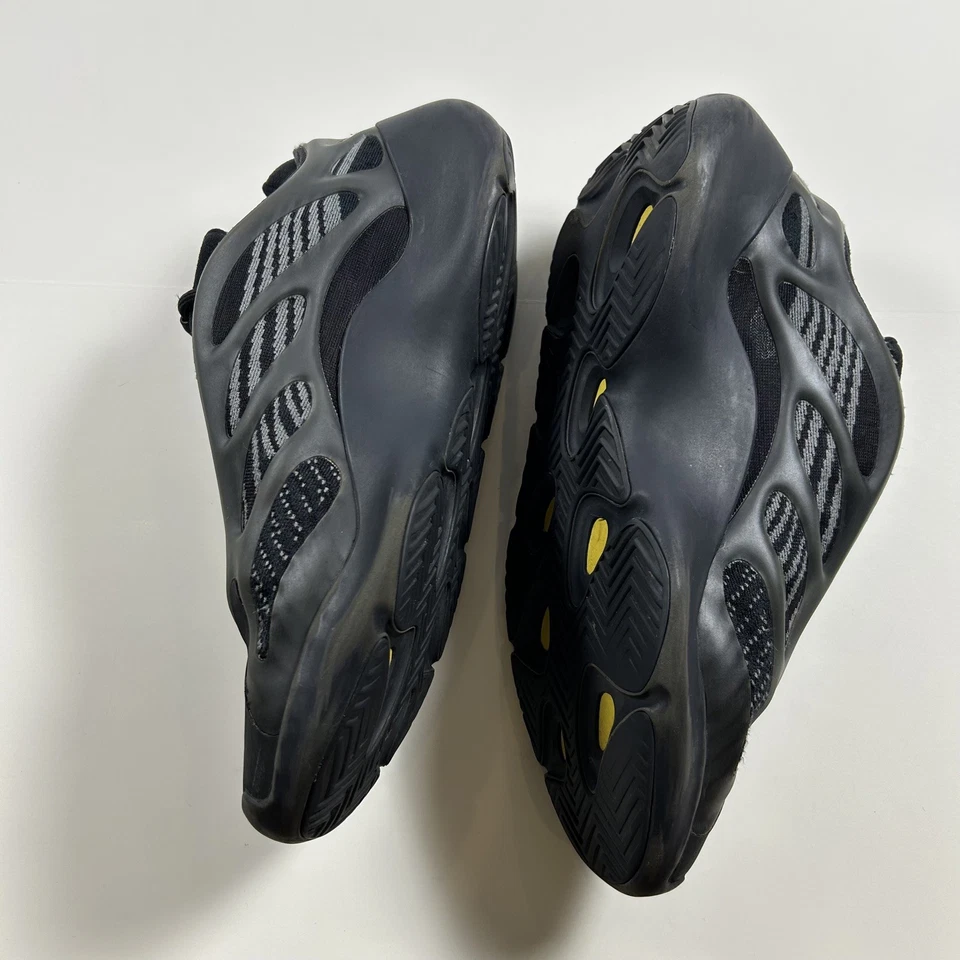 Adidas Yeezy 700 Alvah Mens Size 11 Black/Grey Kanye Ye (Missing Insoles) - Image 2 of 4
