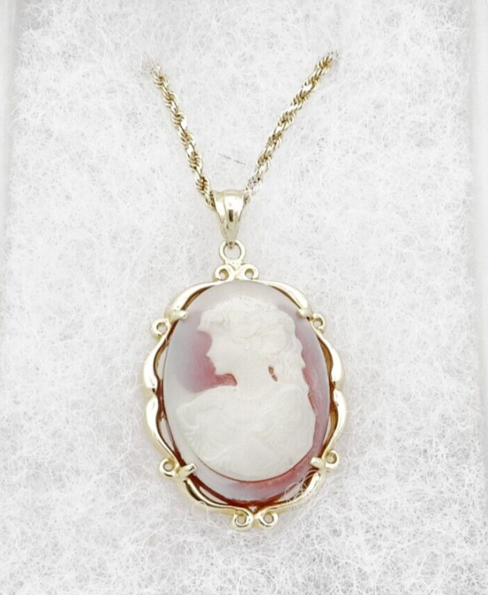 OroAmerica 10K Solid Gold Carved Agate CAMEO Pendant 10K