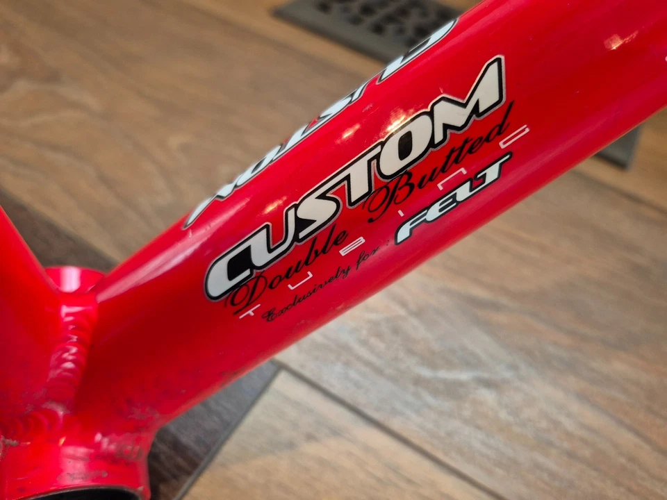 Juego de cuadro de carretera FELT F85 con geometría de carretera compacta (52 cm) Foto 2 de 4