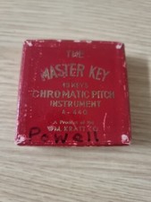 THE MASTER KEY Vintage Chromatic Pitch Pipe Instrument WM Kratt Co A-440 13 Keys