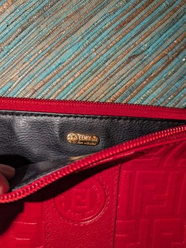 Pochette vintage Fendi rouge écarlate en relief 12" EXCELLENT état authentique - Photo 5/6