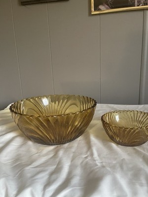 2 Vintage amber colored scalloped glass Bowls, 8 , 4 