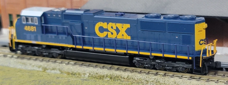 N Scale - Kato 176-7601 - SD70M - CSX #4681 - Image 3 of 4