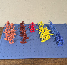 Plastic Cowboys Indians Toy Figures Lot, Assorted Colors