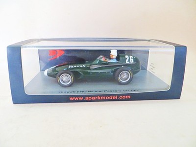 SPARK S7206 'VANWALL VW5 #26 WINNER PESCARA GP 1957, MOSS' 1:43. RAR. MIB/BOXED