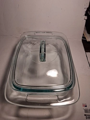 Vintage Pyrex blue clear glass 2QT Casserole dish lidded 9x7 with handles