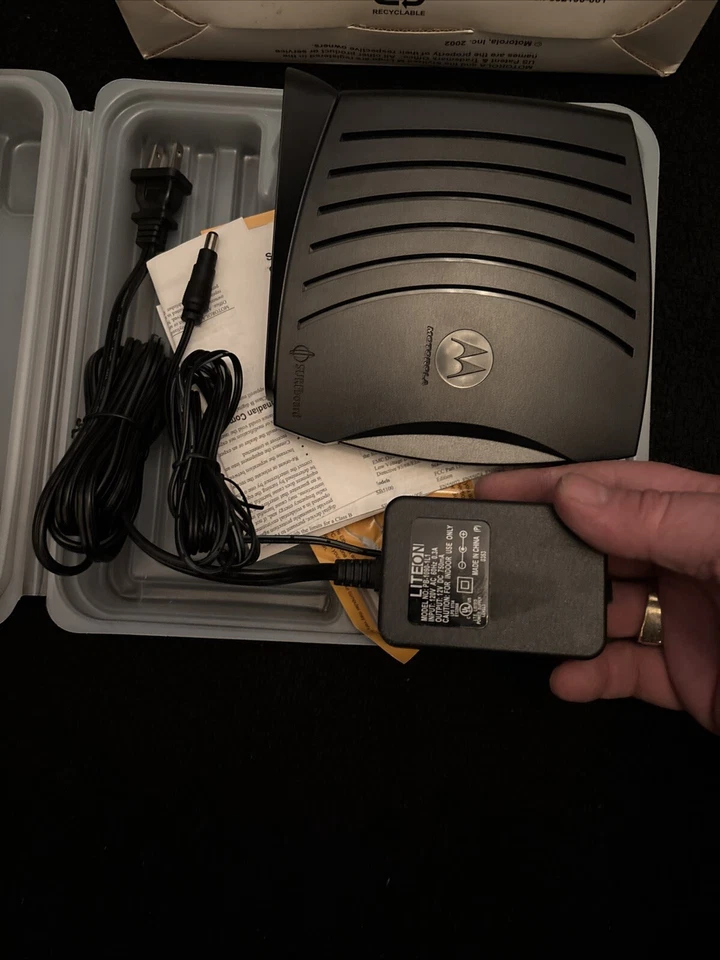 Motorola SB5120 SurfBoard Cable Modem - Working - VG Condition - Fast Shipping ! - Image 4 of 4