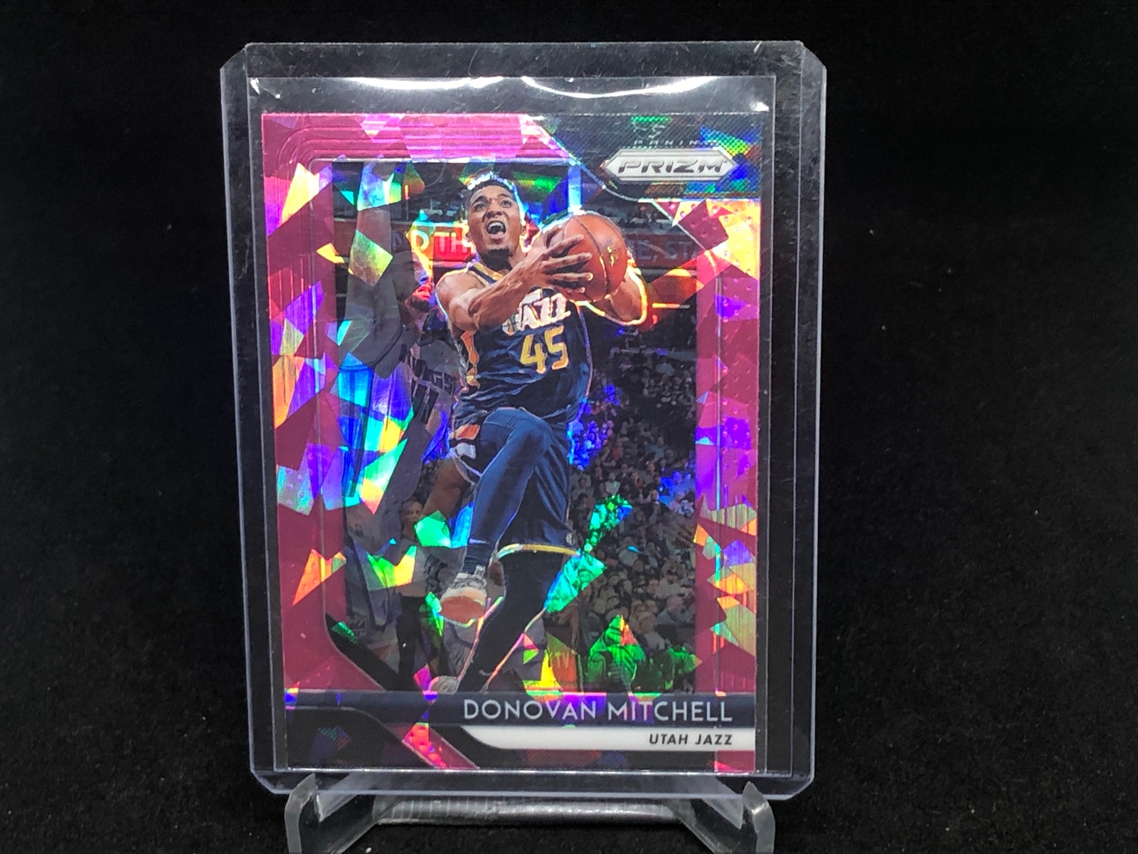 DONOVAN MITCHELL 2018-19 PANINI PRIZM PINK CRACKED ICE PRIZM # 143