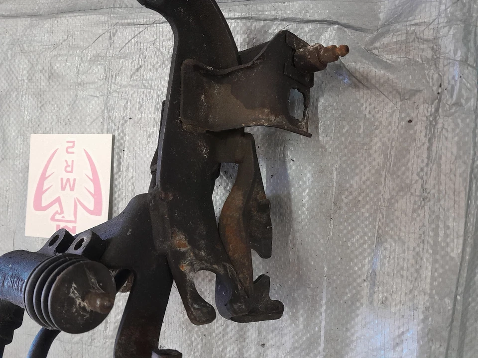 1985-1989 Toyota MR2 Transmission  Manual CLUTCH SLAVE BRACKET  AW11 4AGE 86 87 - Image 3 of 4