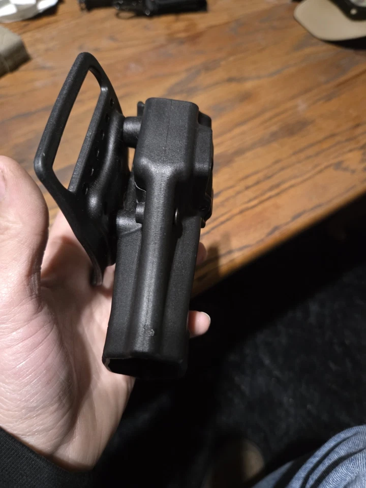 Blackhawk Close Quarters Concealment CQC Holster Right Hand Black 2100298 - Image 4 of 4