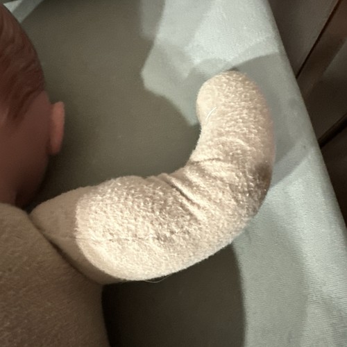 Charlotte Meadows 20” 7 Pound Cuddle Baby - Imagen 13 de 14