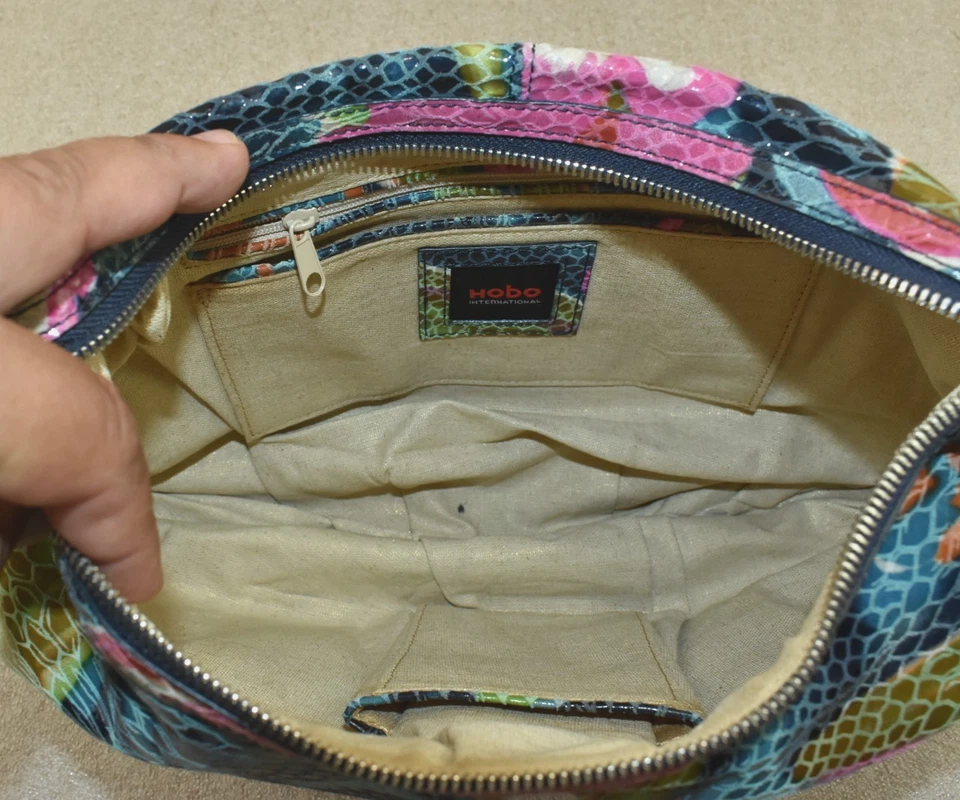 Hobo International Y2K Floral Embossed Faux Leather Boho Shoulder Bag Vintage - Image 3 of 4