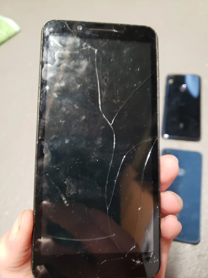 Lot Of 5 Android FRP L0cked Phones One Cracked - Image 2 of 3