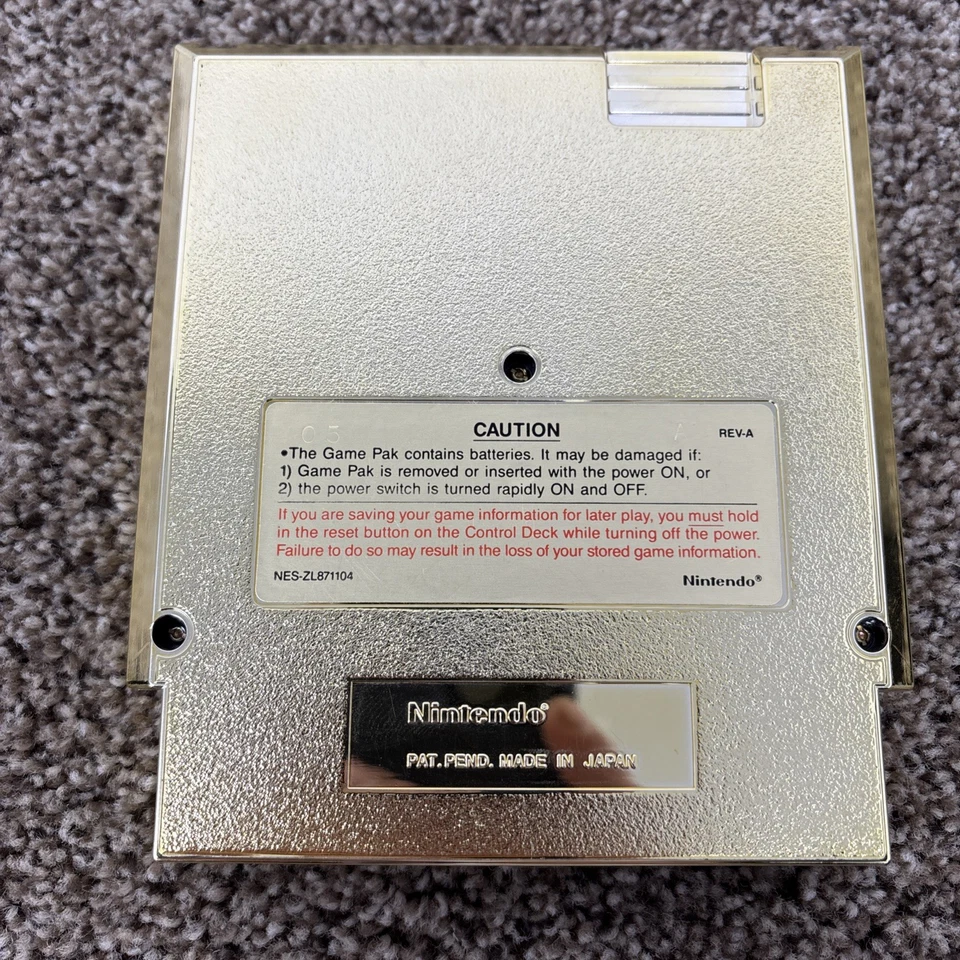 The Legend Of Zelda Gold NES Nintendo Cartridge w/ Manual Maps Guide Tested - Image 4 of 4