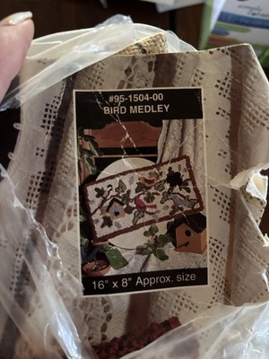 Vintage Bird Medley Latch Hook Rug Kit   16  x 8    New in Package