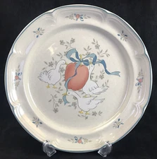 International Japan Marmalade Round Platter Serving Plate Geese Apple Ribbon