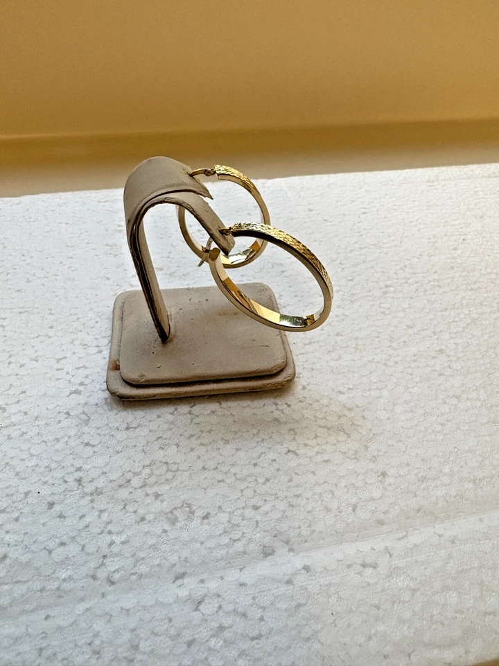 10K YELLOW GOLD HOOP EARRINGS - Image 2 of 4