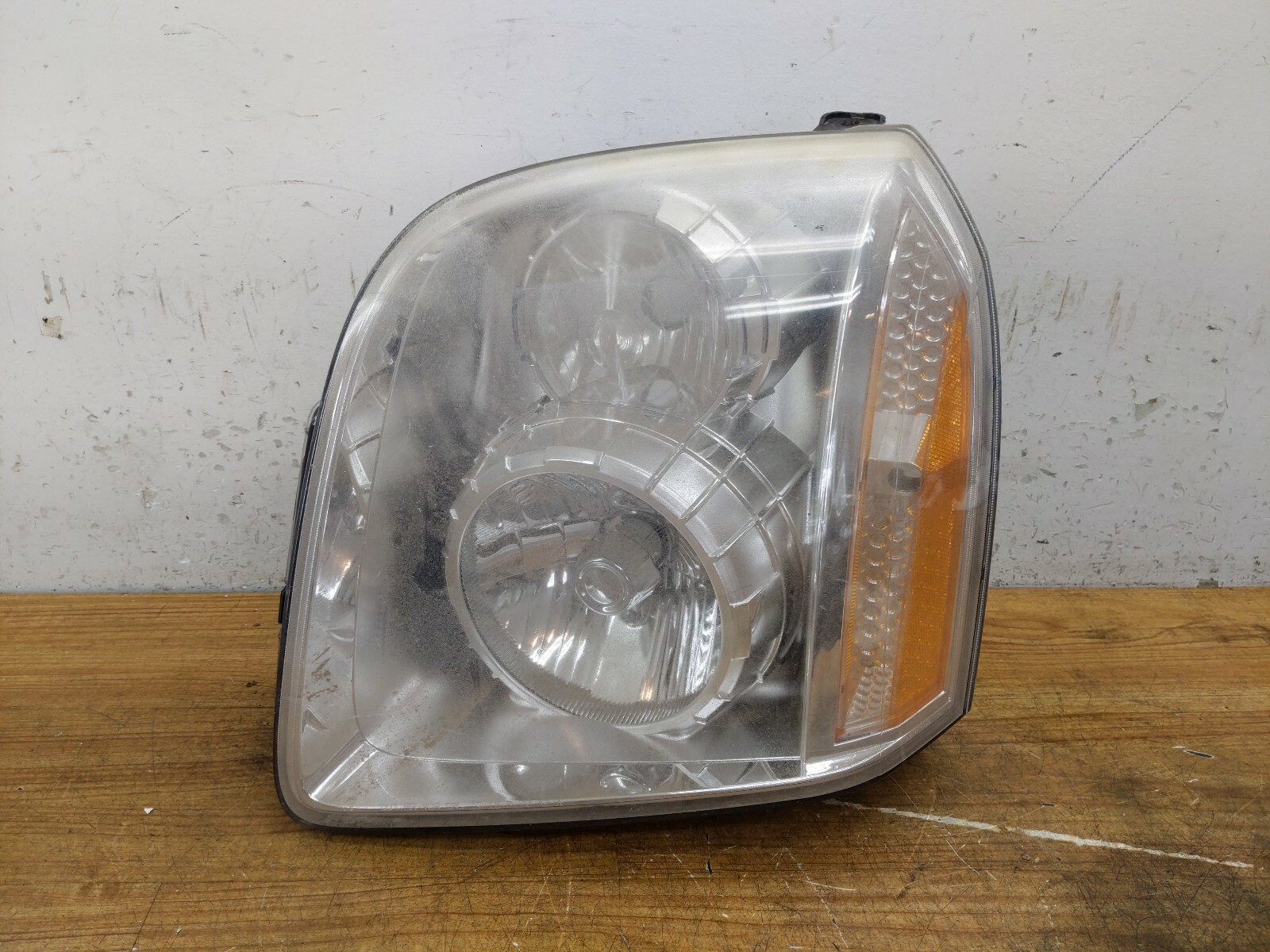 2007-2014 GMC Yukon Denali LH Dr OEM Halogen Headlight Complete 