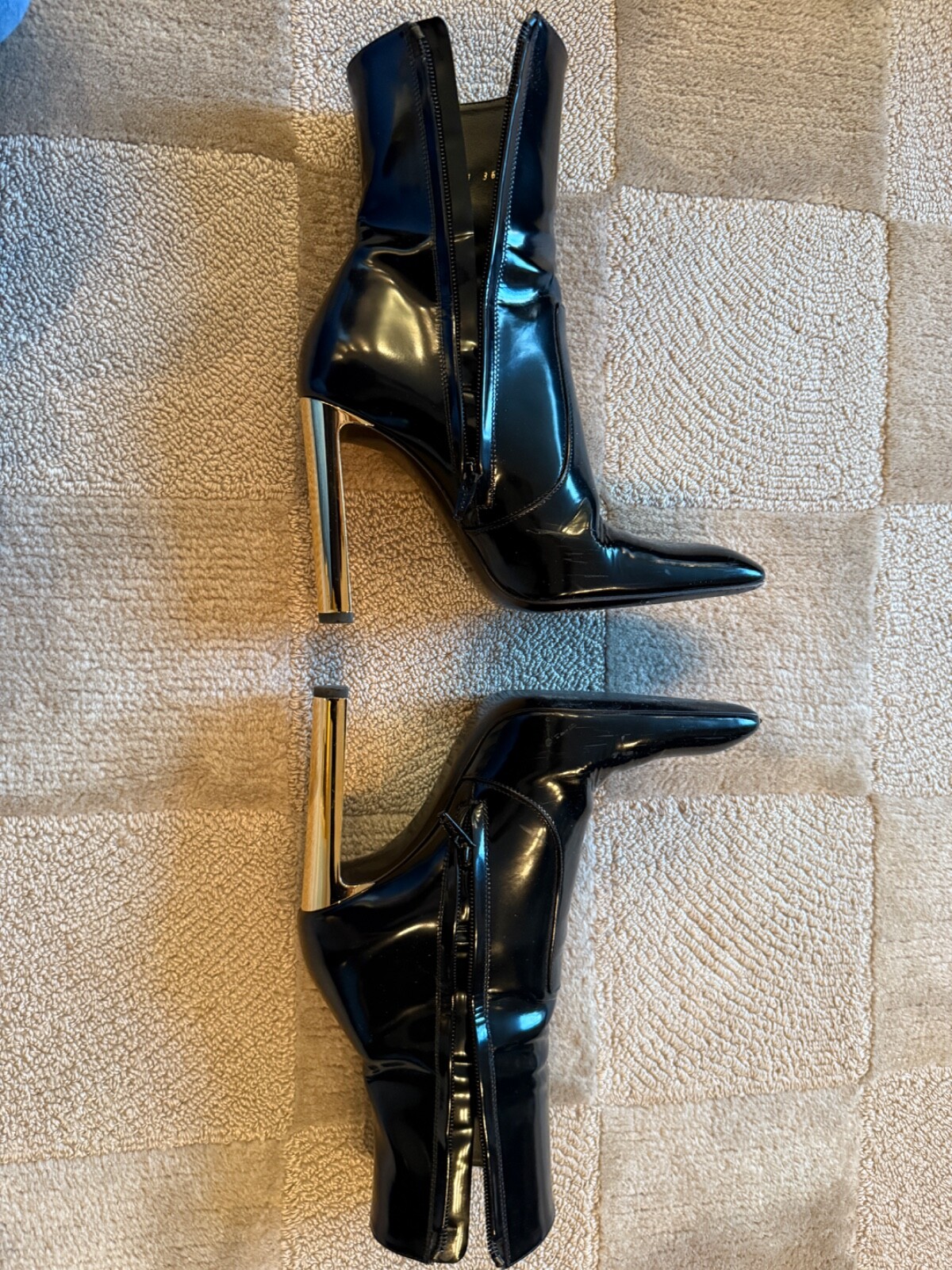 Stivaletti Saint Laurent Paris Fetish 105 in pelle verniciata taglia 36 tacco oro