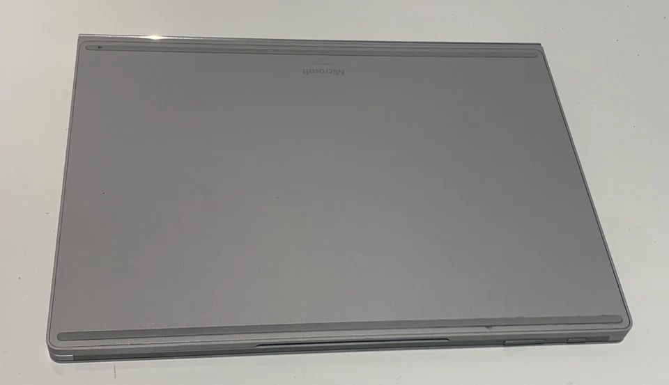 Microsoft Surface Book with Intel Core i7 6th Gen, 8GB 256 SSD, Win 10 Pro - Image 4 of 4