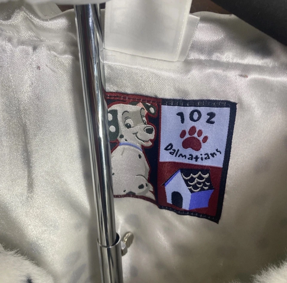 Chaqueta De Colección 102 Dálmatas Piel Sintética Disney Store Talla Med Foto 4 de 4