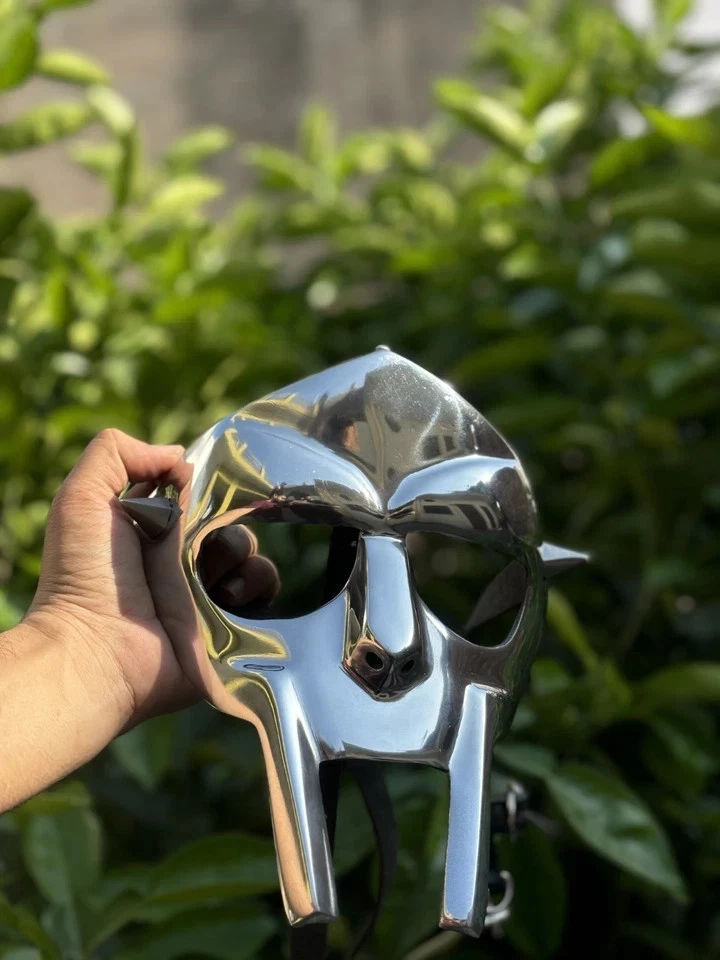 Máscara MF DOOM Villano Loco Acero Armadura Facial Medieval Máscara Forjada a Mano X-mass Regalo Foto 3 de 4