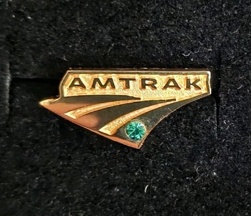 Amtrak 25 Years of Service goldfarbene Anstecknadel mit grünem Stein - Bild 6 von 10