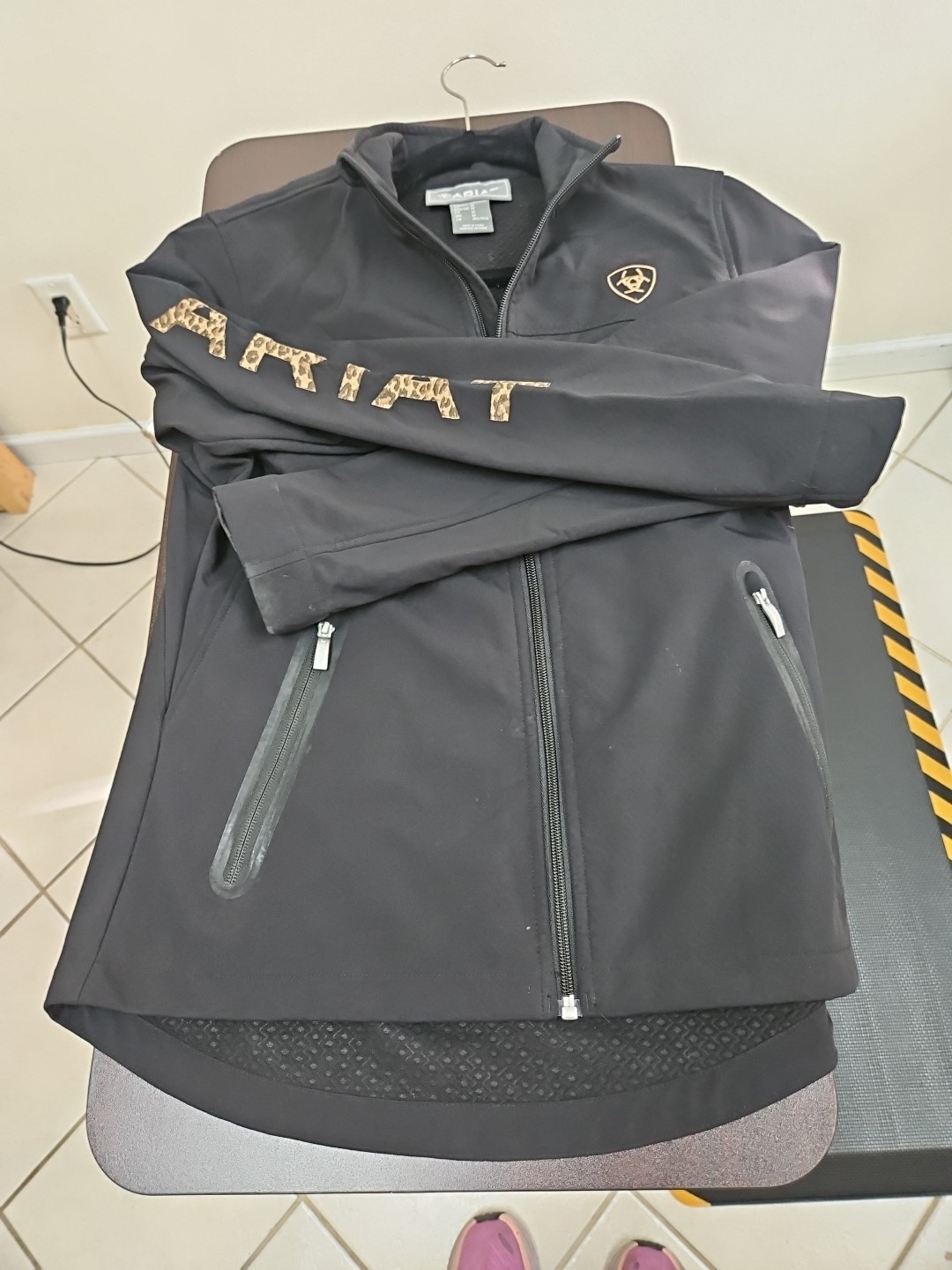 Ariat Women's Softshell Leopard US Medium Jacket - image 5