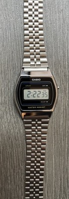 Vintage Casio Quartz B612W (Module 695) 1980's. Collectible! RARE! Excellent!