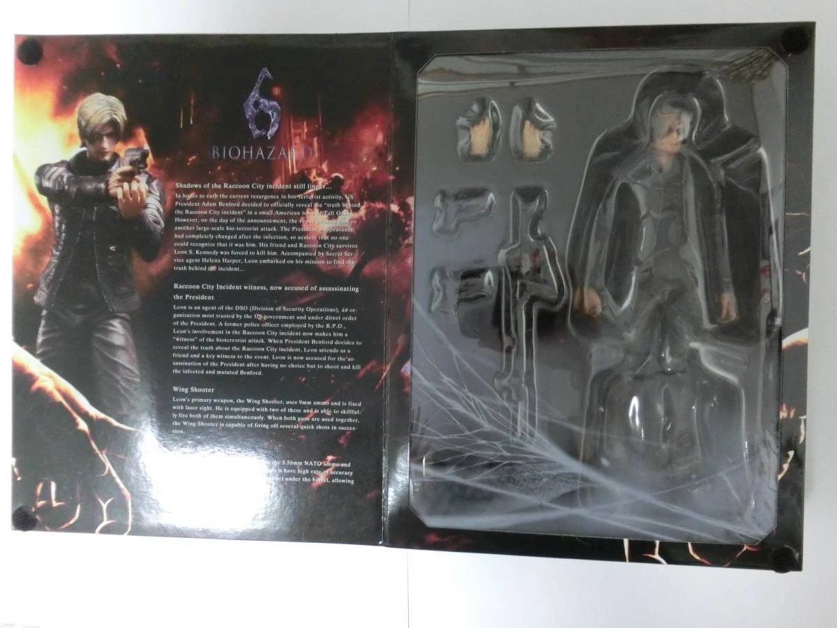 Action figures de Claire Redfield e Leon S. Kennedy - REVIL