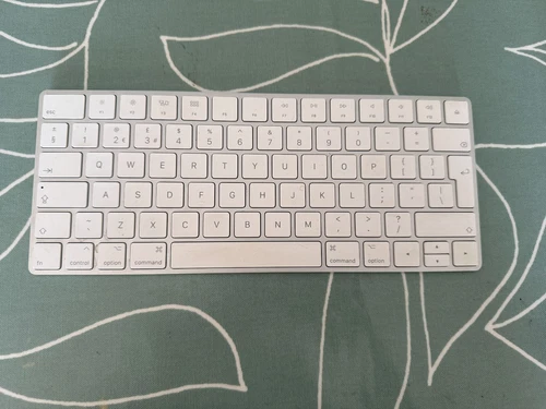 Genuine Apple Magic 2 Wireless Keyboard A1644 Excellent Condition