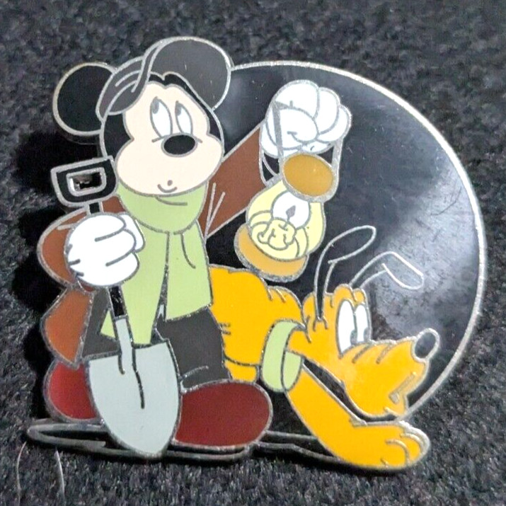 Mickey And Pluto scared at night Walt Disney World Trading Pin