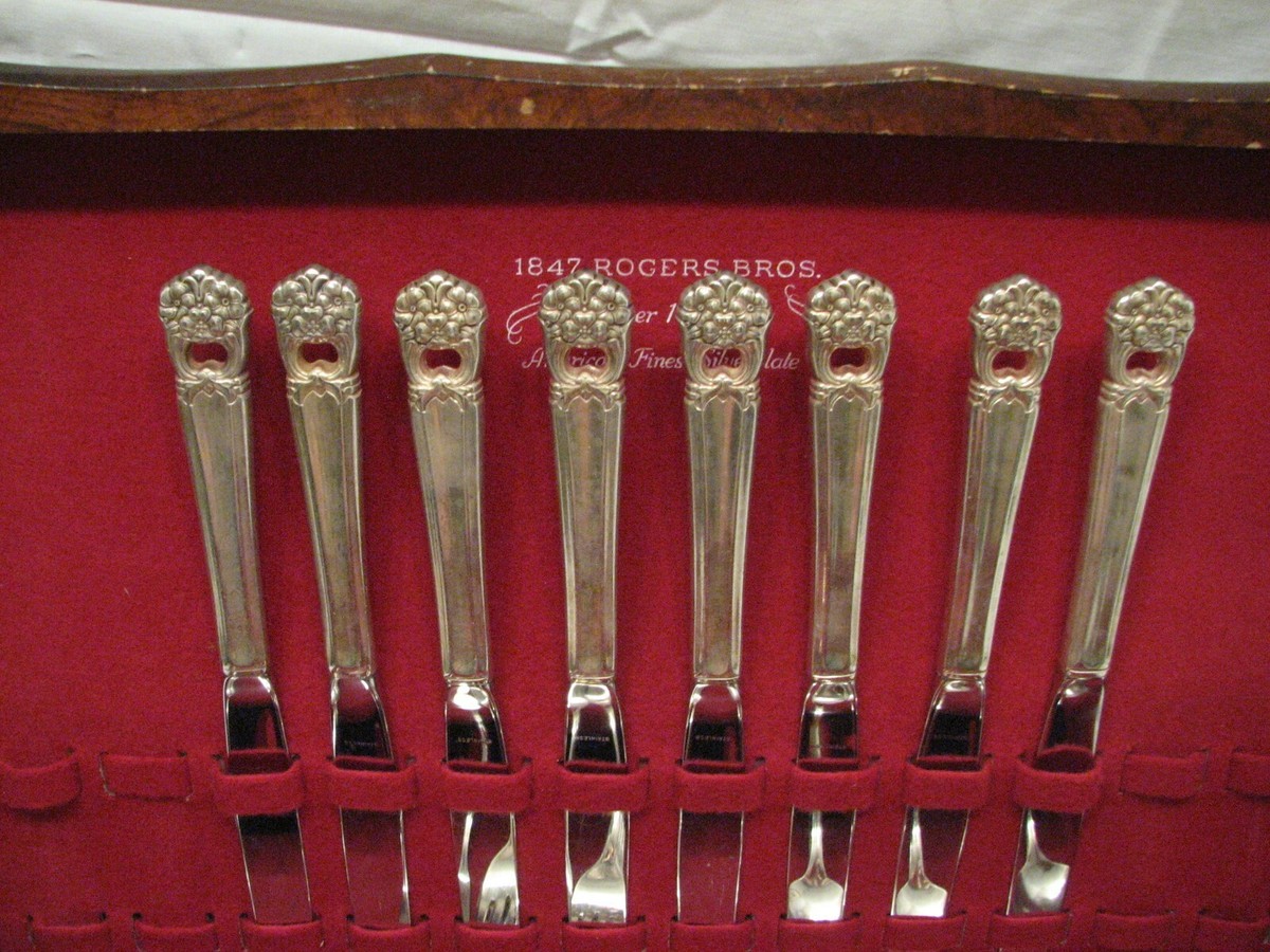 1847 Rogers Bros. eternallyyoursカトラリーセット Rare 1847 Rogers Bros 68 PC Flatware Silverware Set