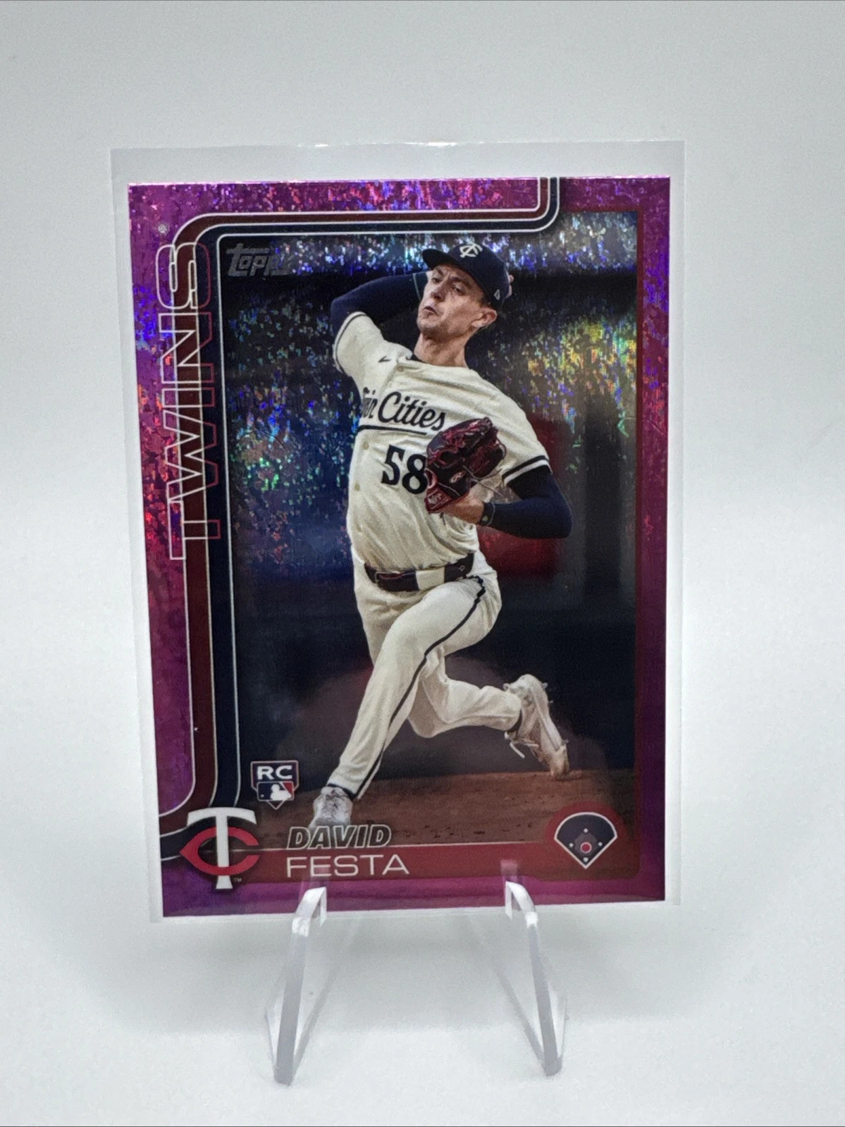 2025 Topps Series One David Festa RC Pink Holofoil Parallel