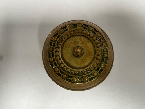 Lotto di "2" pomelli per porta vintage antichi ornati in rilievo (A15) - Foto 7 di 10