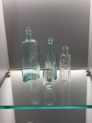 Klare grüne antike Glasflaschen giftiger Keuchhusten x5