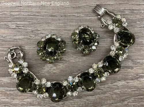 Vintage Costume Jewelry Set Silver Tone Gray Sparkle Bracelet 7.5" Earrings 1"