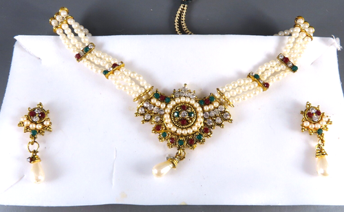 INDIAN BOLLYWOOD Kundan Bridal Set NECKLACE EARRINGS Faux Pearls GOLD GREEN RED