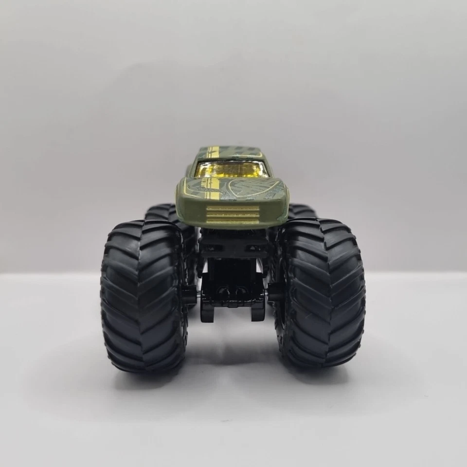 Monster Trucks Stealth Smashers 2020 Hot Wheels unidad táctica 1:64 Foto 2 de 4