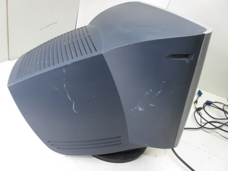 HP v72 Vintage Retro 17" VGA CRT Monitor - Image 2 of 4