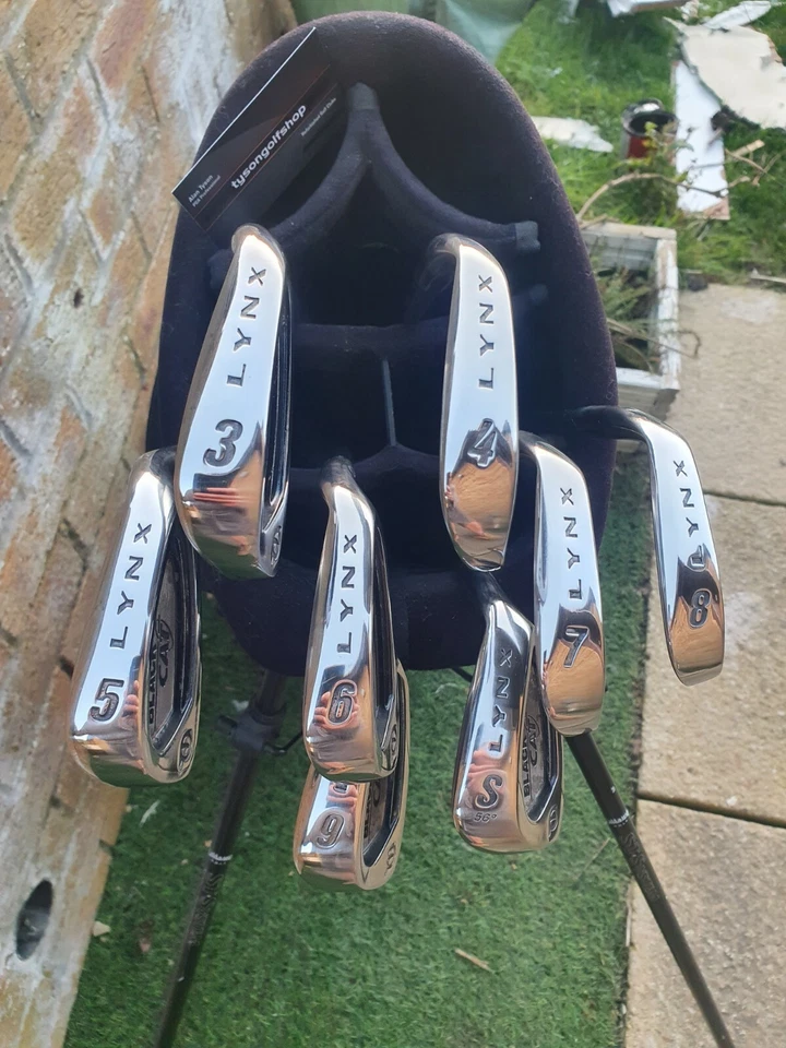 GENTS RIGHT HAND LYNX BLACK CAT 15•5 IRONS REFURBISHED - Image 2 of 4