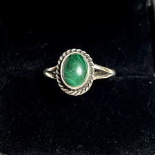 VTG Southwestern Sterling Silver Oval Green Malachite Ring Size 6 Dainty Stone