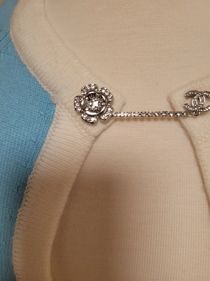 Chanel Knitted Blue Embroidery Chain CC Logo Cashmere Sweater Size M - Image 2 of 4